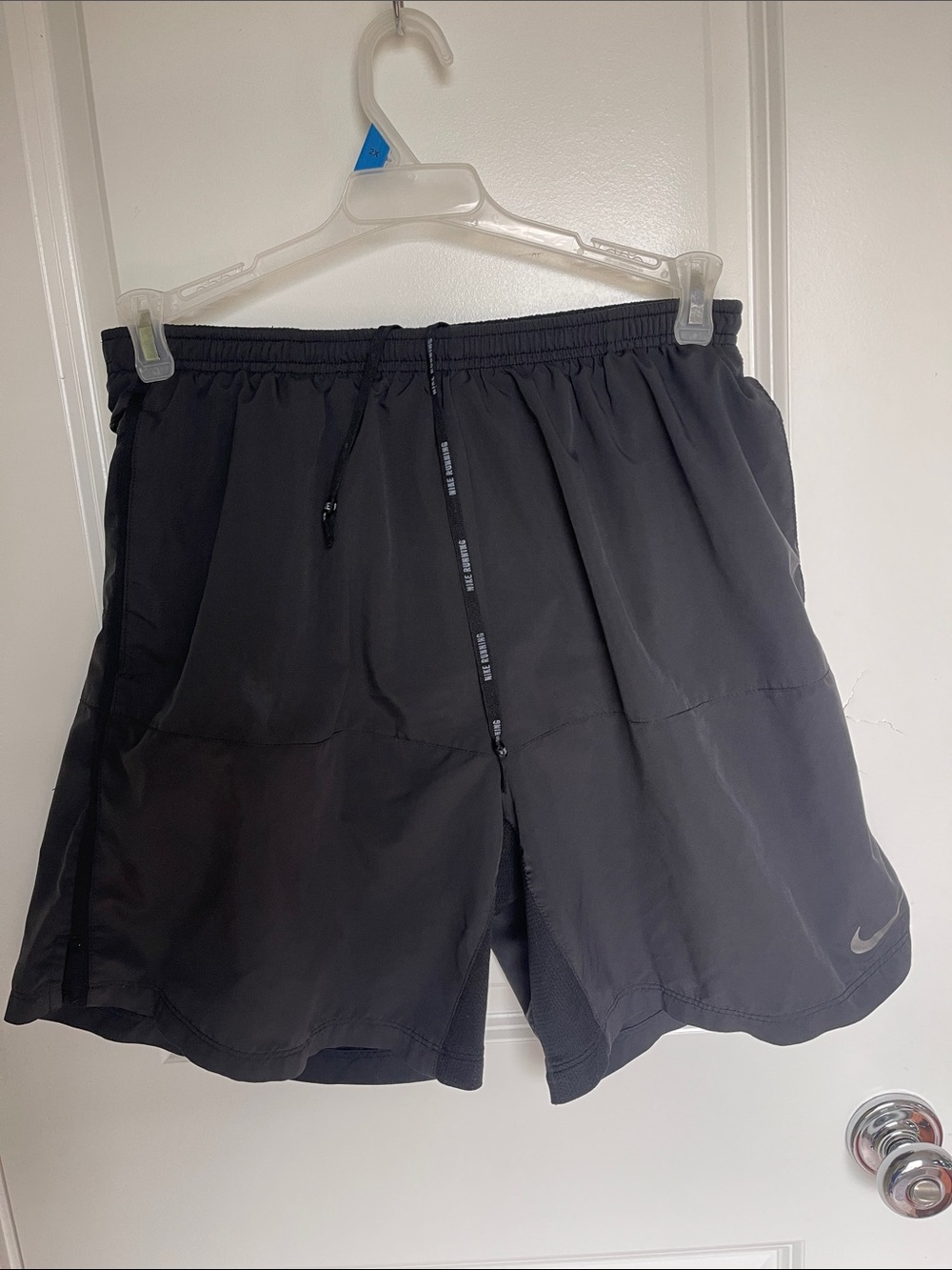 Nike xl wide leg mesh running shorts